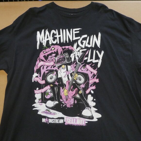 Machine Gun Kelly 2022 Mainstream Sellout Tour T-Shirt Size 2XL - Picture 1 of 10